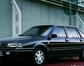 桑塔纳2000最早卖多少钱(桑塔纳2000最早卖多少钱一辆)