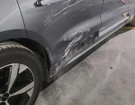 车凹一块吸出来多少钱,钣金喷漆一般寿命几年