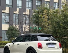 宝马minicooper五门(宝马迷你cooper五门价格)