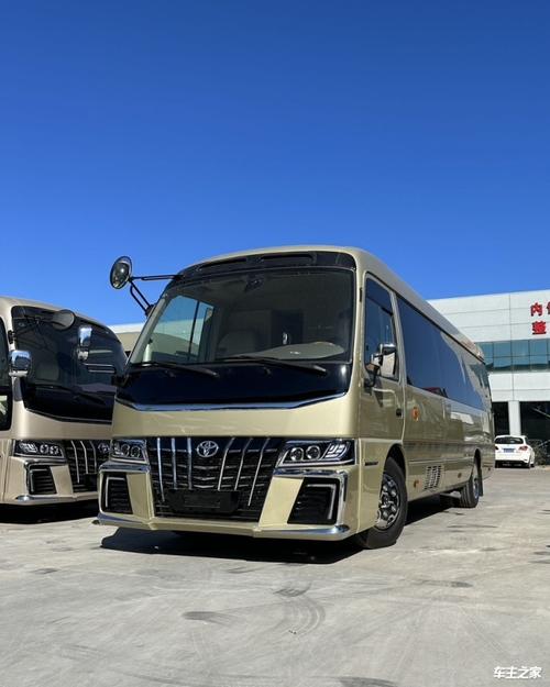 考斯特12座豪华版/考斯特12座豪华版多少钱落地