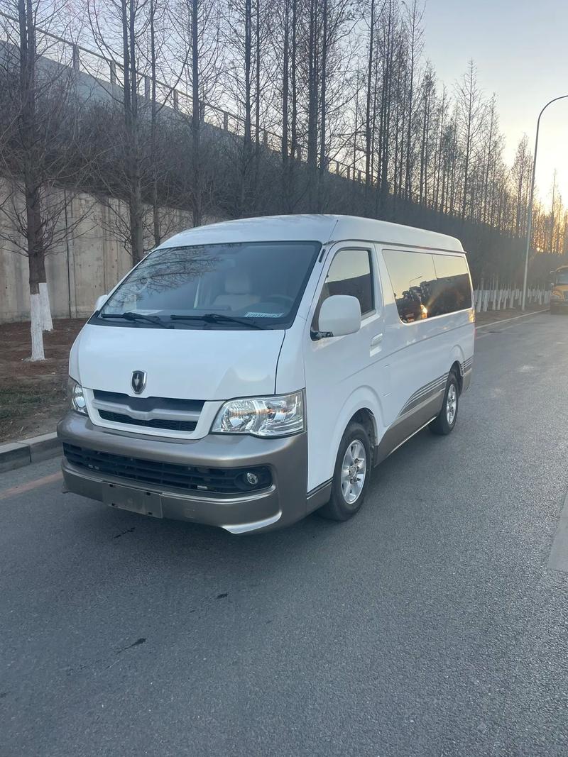 金杯金海狮9座什么价格,金杯海狮9座车参数配置报价