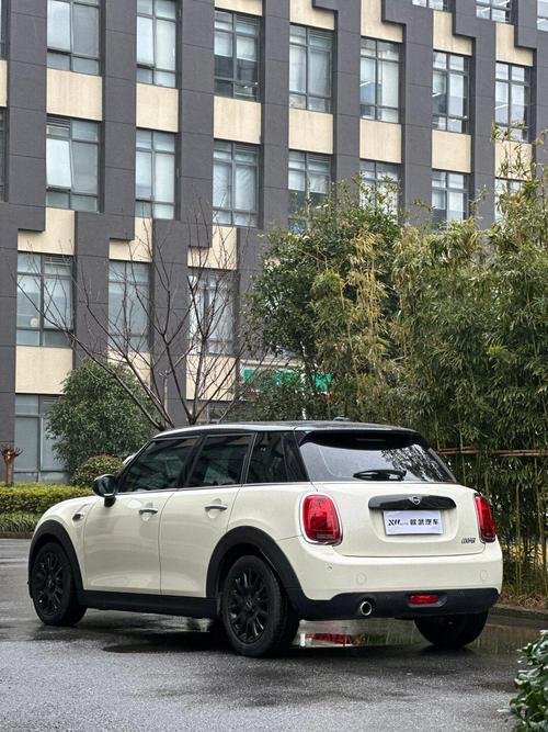 宝马minicooper五门(宝马迷你cooper五门价格)