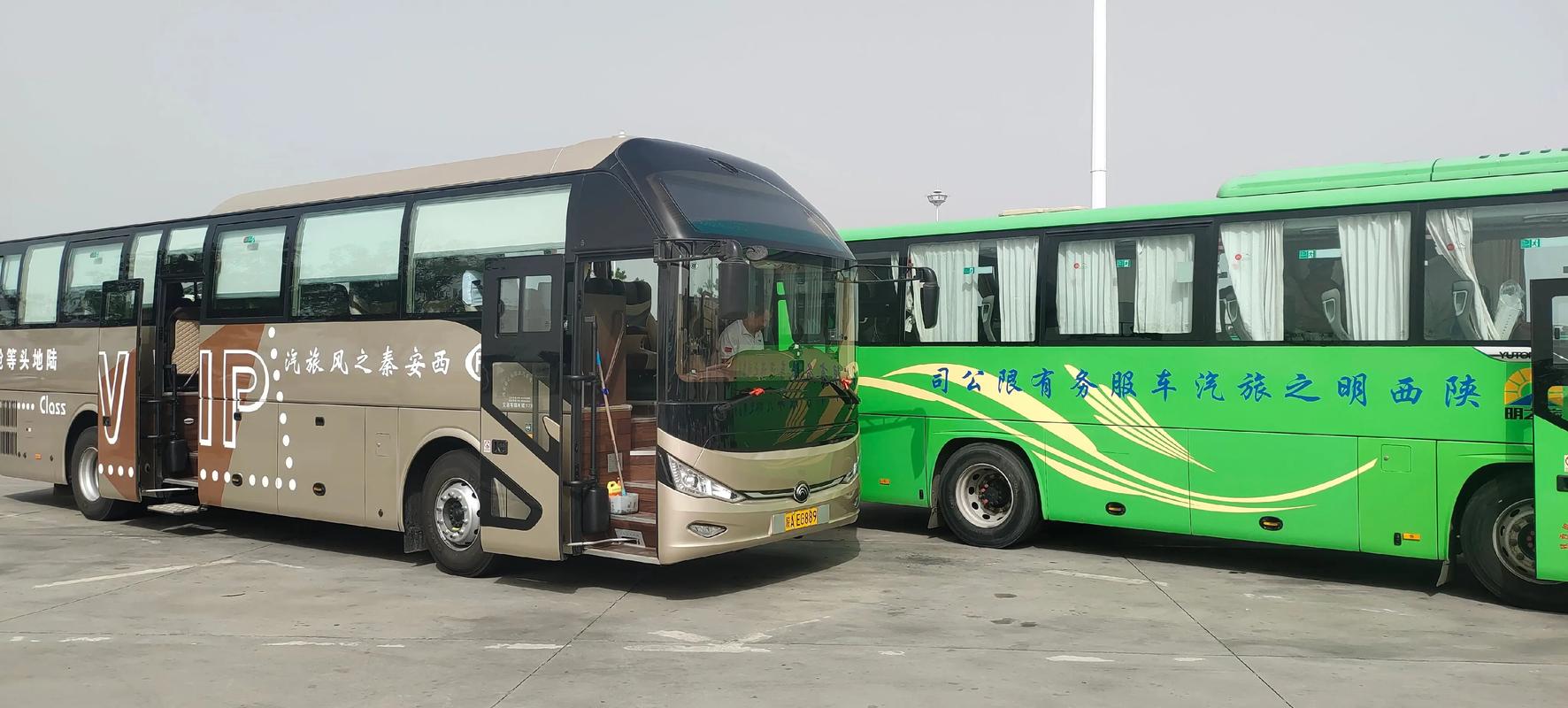 旅游客车,宇通12米豪华旅游客车