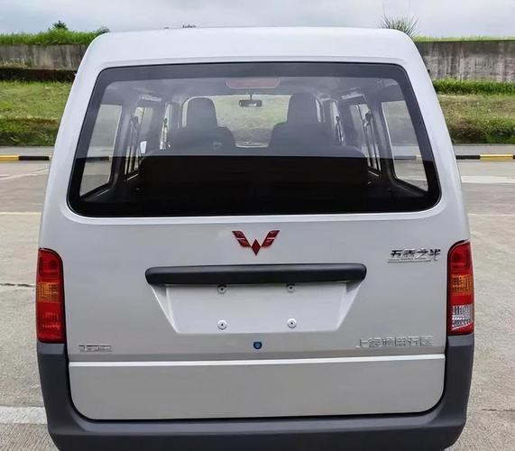 【五菱宏光车图片,五菱宏光面包车图片】