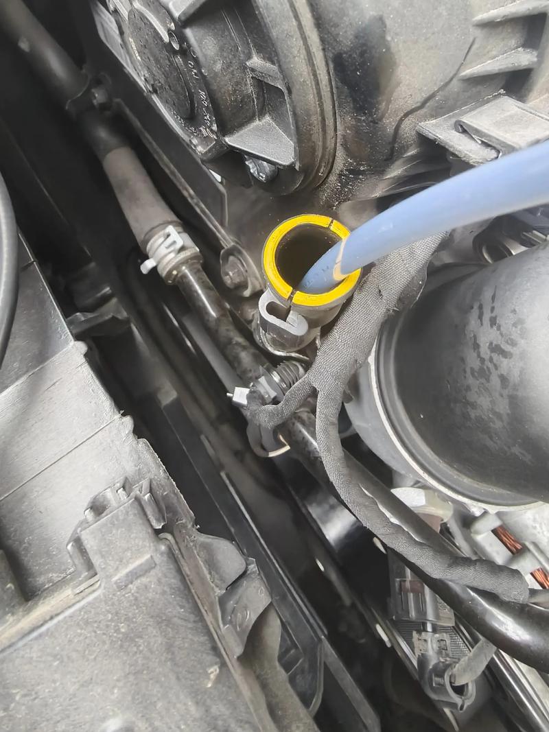 2013款奥迪a4l烧机油吗(13年奥迪a4l烧机油怎么解决)