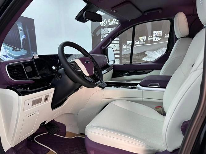 圣母峰凯旋v260价格/圣母峰凯旋版260商务车多少钱