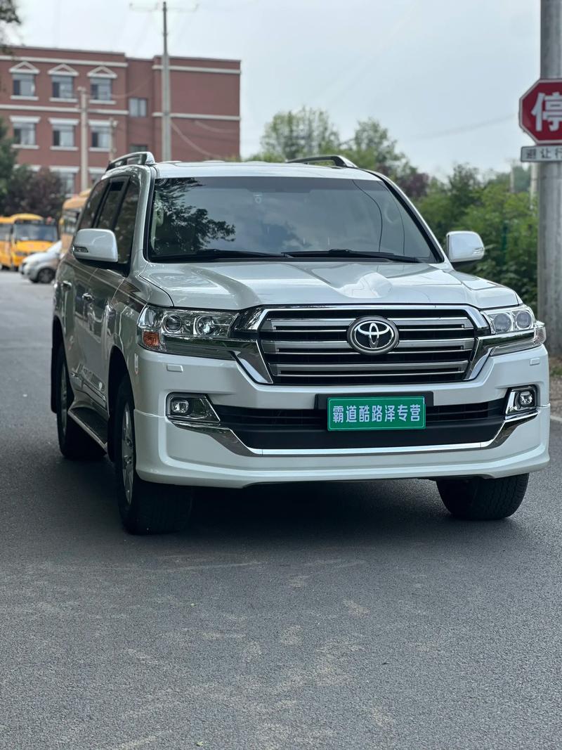 17款兰德酷路泽4000中东版 兰德酷路泽2019款中东版