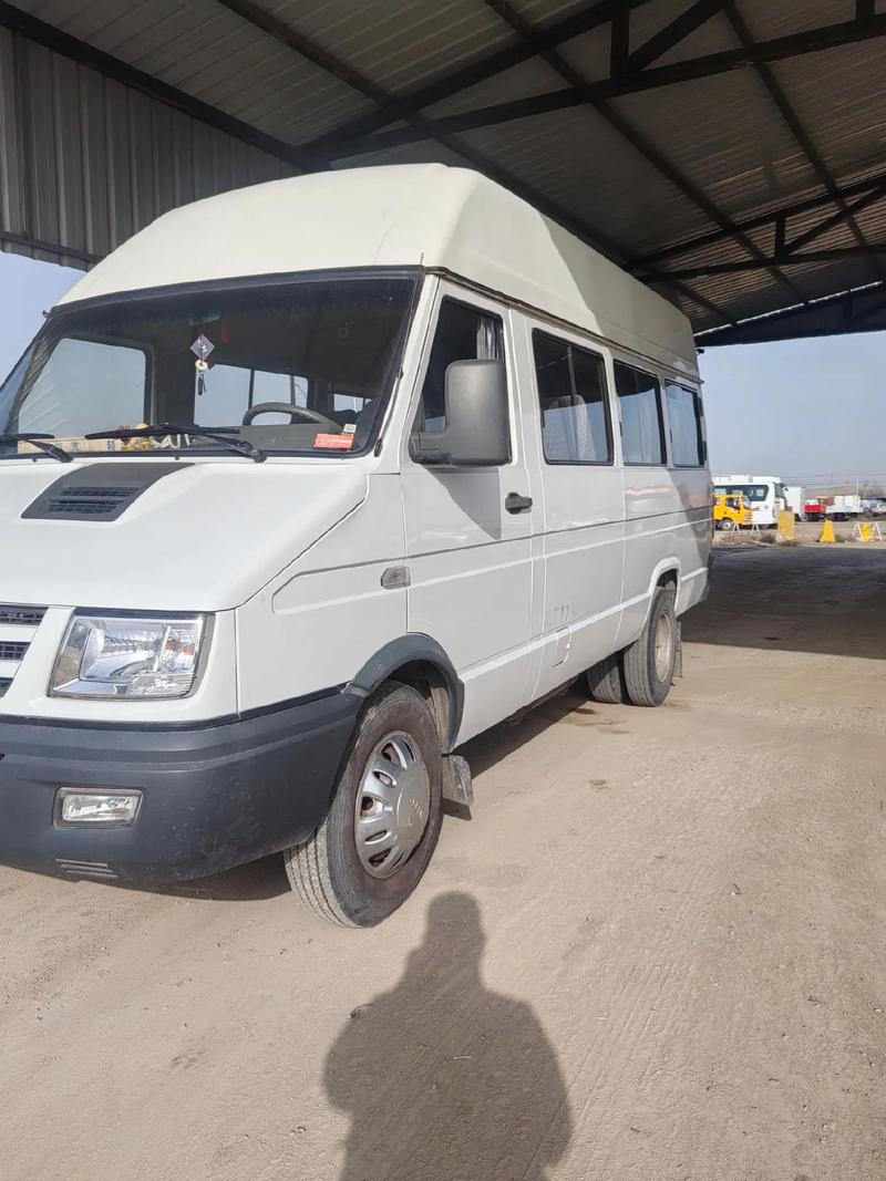 17座依维柯多少钱,17座依维柯长度多少